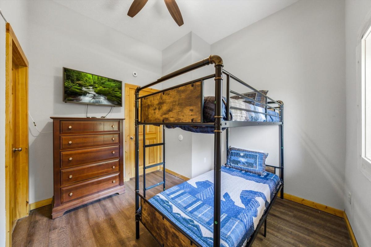 Evergreen Majesty Lodge | Photo 37