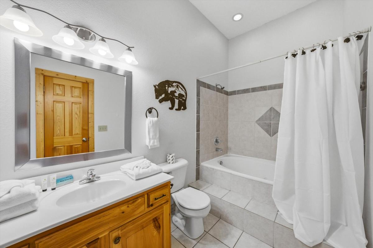 Evergreen Majesty Lodge | Photo 36