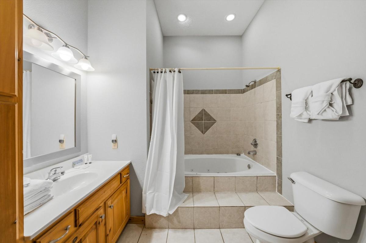 Evergreen Majesty Lodge | Photo 38