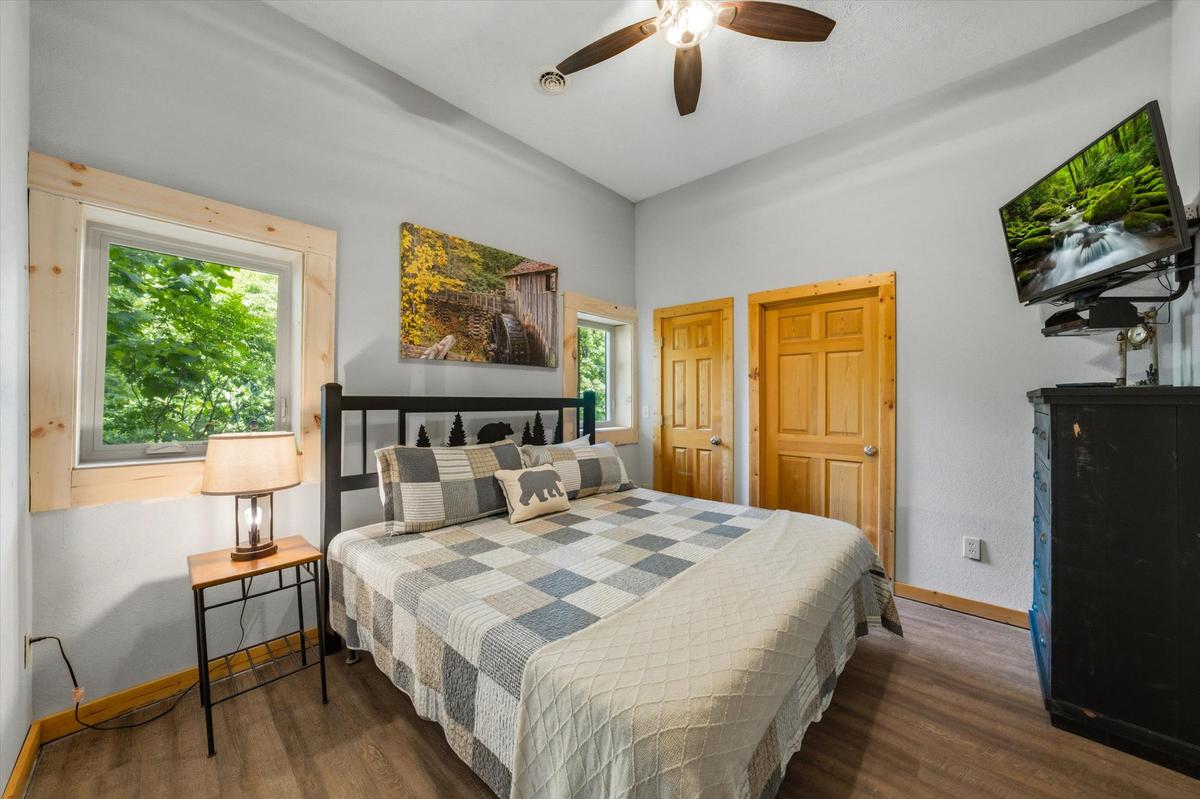 Evergreen Majesty Lodge | Photo 30