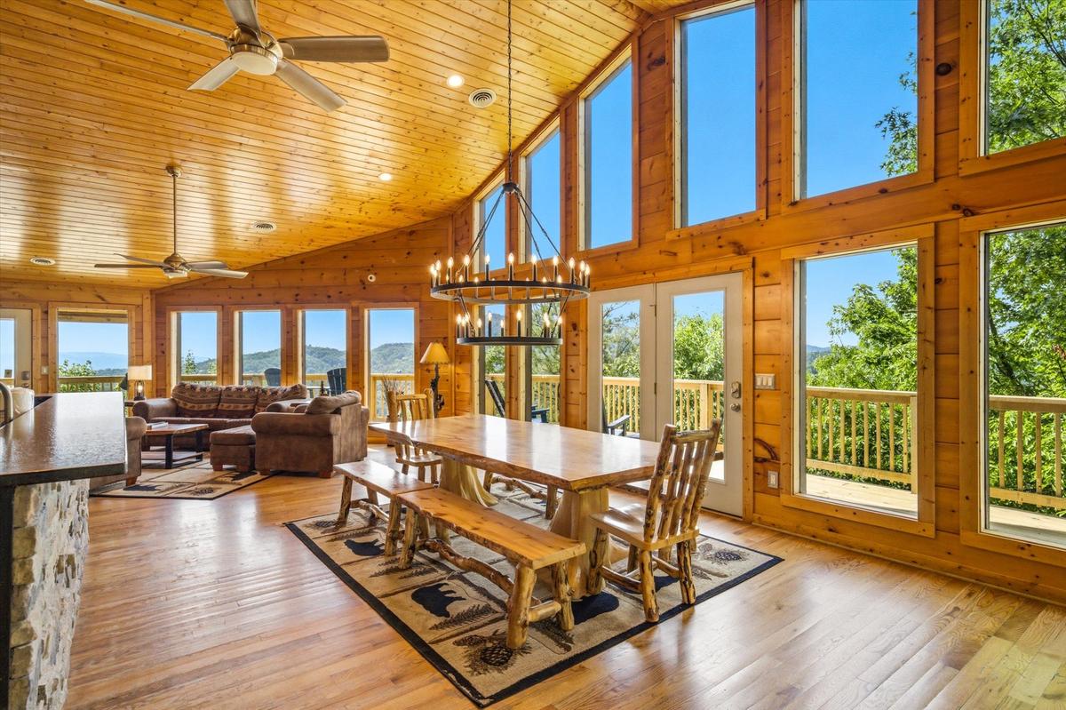Evergreen Majesty Lodge | Photo 12