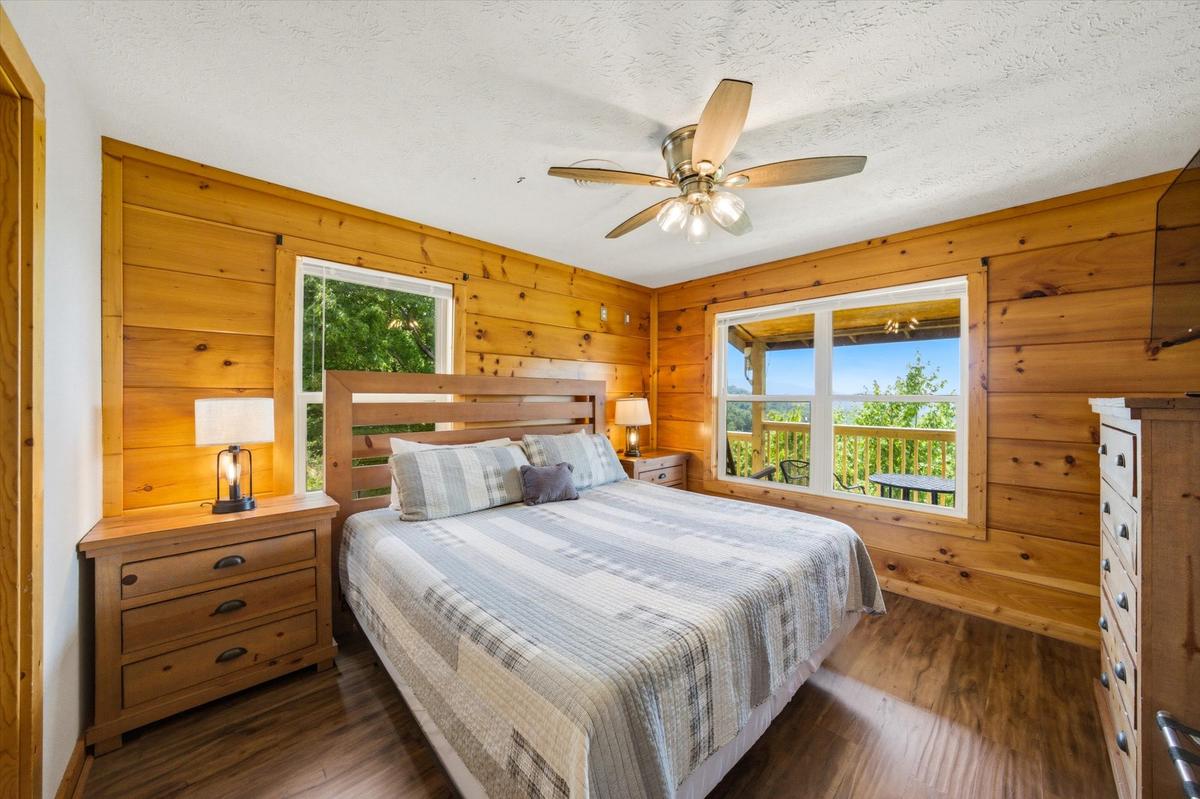 Evergreen Majesty Lodge | Photo 21