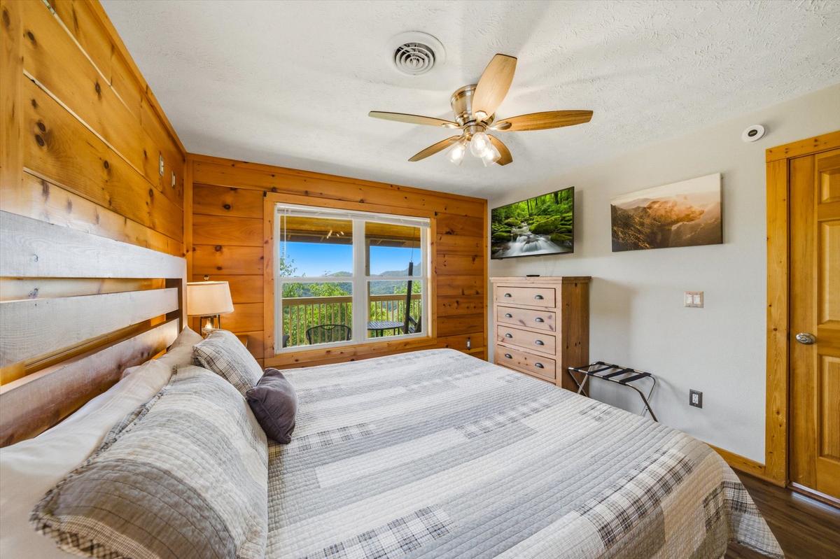 Evergreen Majesty Lodge | Photo 22
