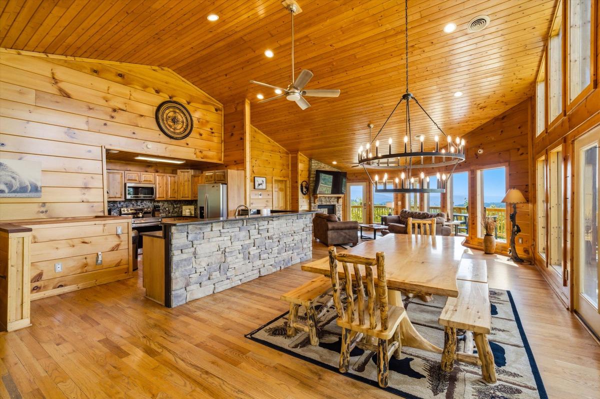 Evergreen Majesty Lodge | Photo 14