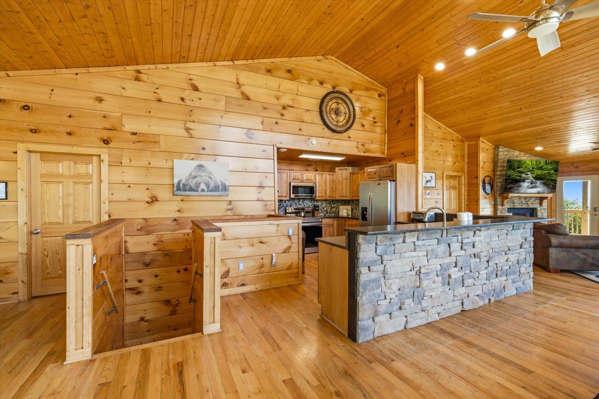 Evergreen Majesty Lodge | Photo 19