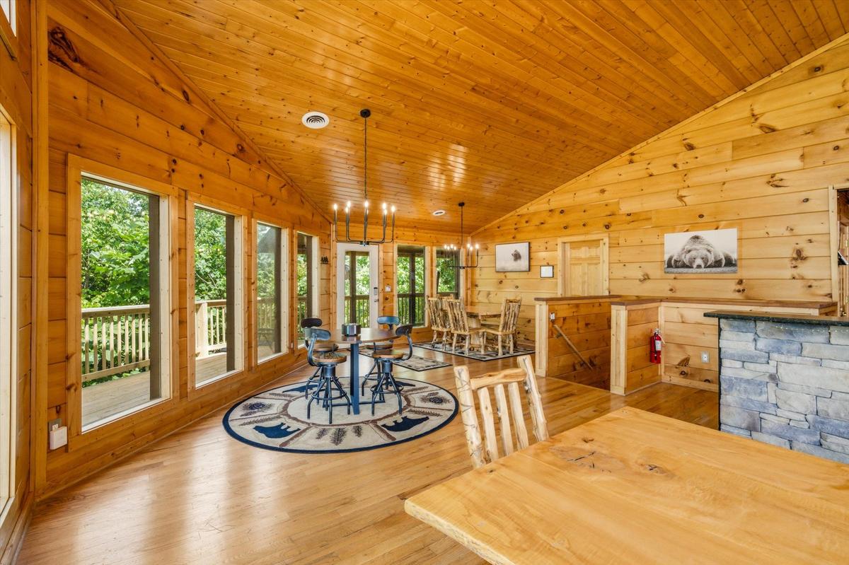Evergreen Majesty Lodge | Photo 20