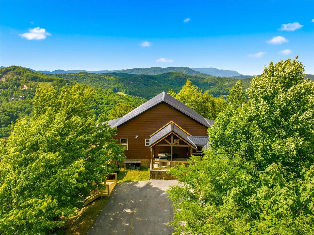 Evergreen Majesty Lodge | Photo 4