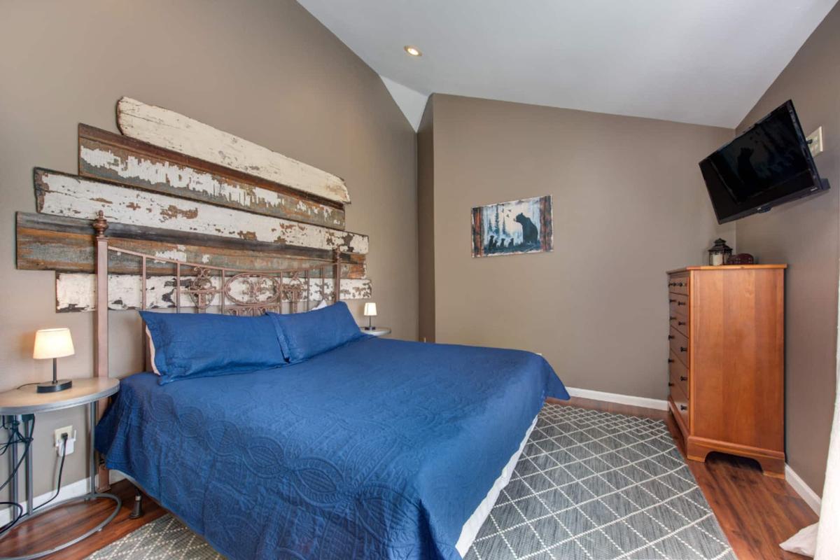 Gatlinburg Movie Mansion | Photo 15