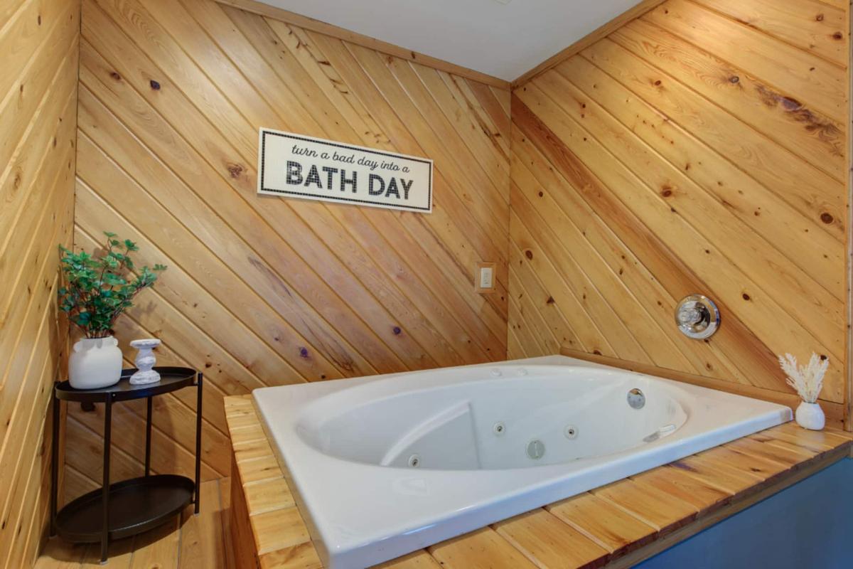Gatlinburg Movie Mansion | Photo 23