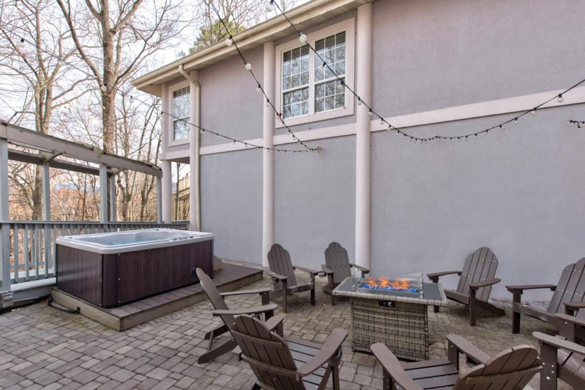 Gatlinburg Movie Mansion | Photo 5
