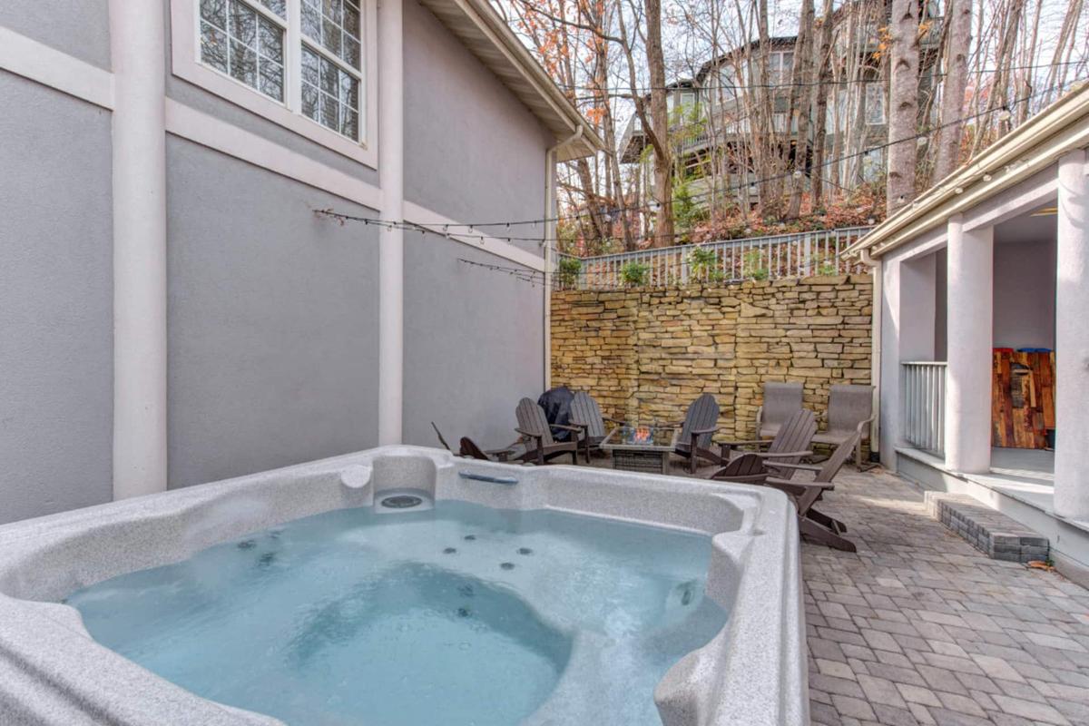 Gatlinburg Movie Mansion | Photo 27