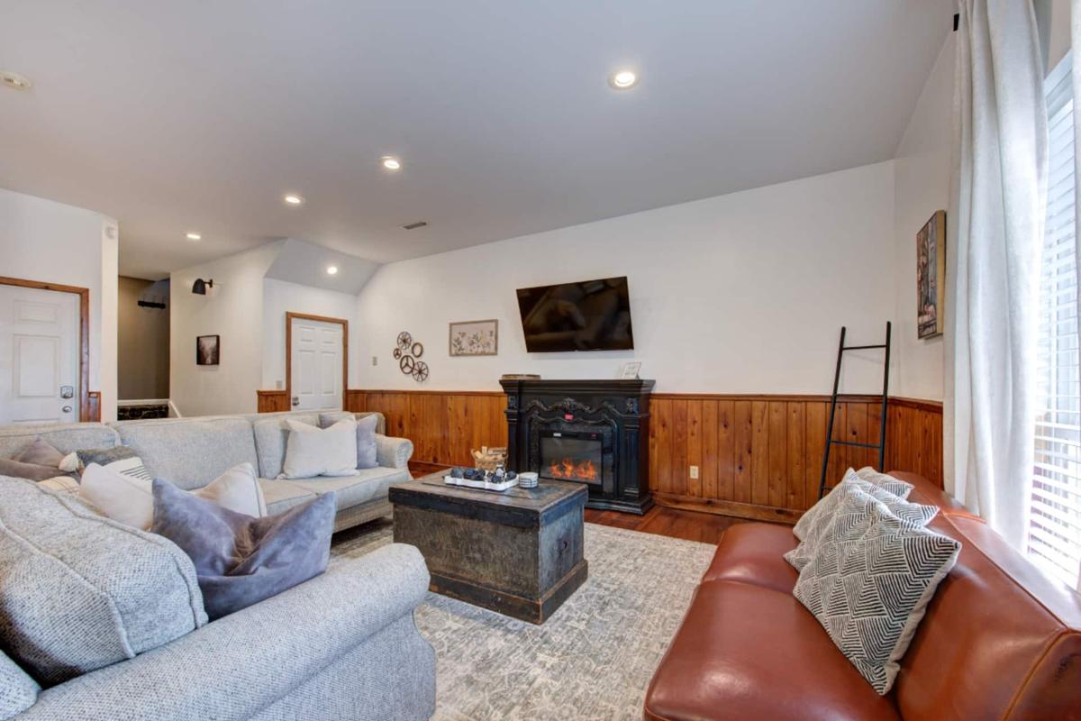 Gatlinburg Movie Mansion | Photo 7