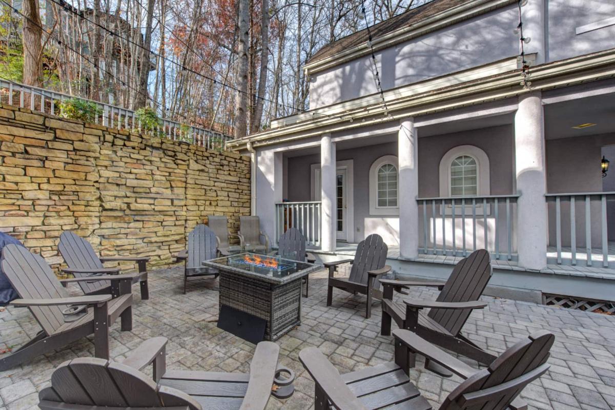 Gatlinburg Movie Mansion | Photo 3
