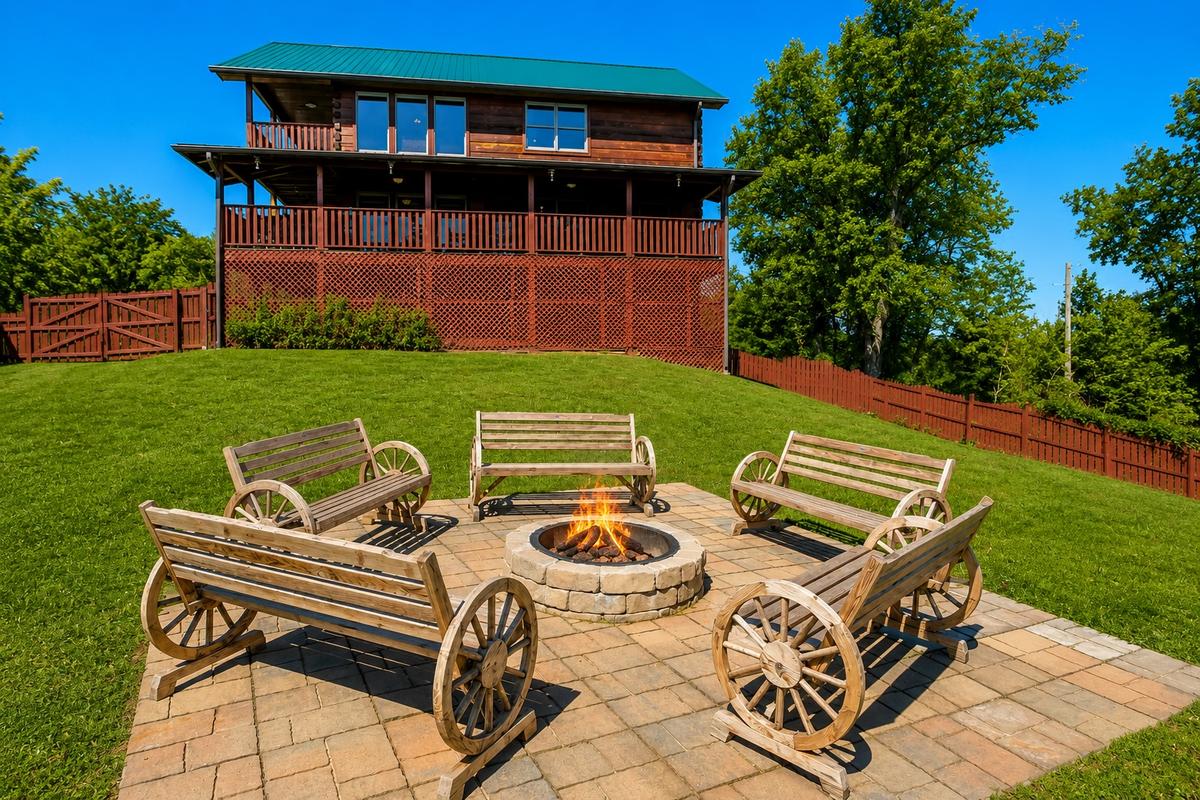 Deer Lodge | Photo 37