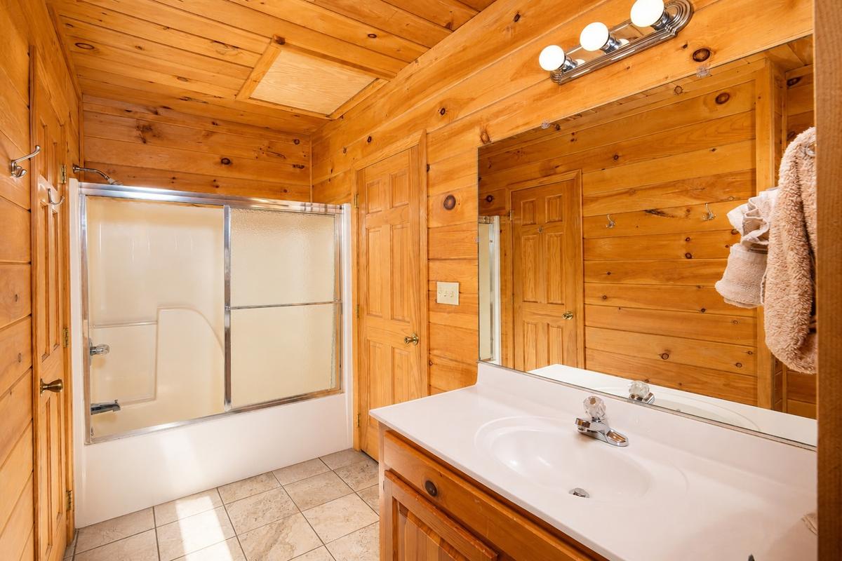 Deer Lodge | Photo 27