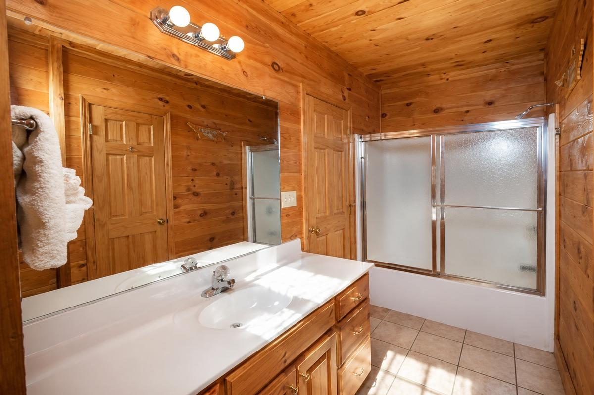 Deer Lodge | Photo 36
