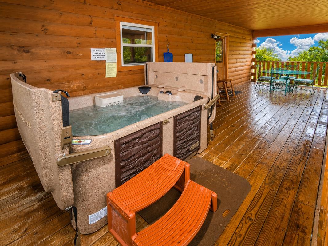 Luxury Theatre Cabin | Photo 38