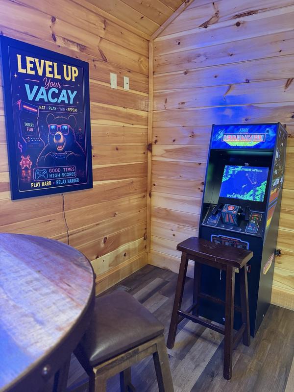 Dolly Bear Pool Cabin 