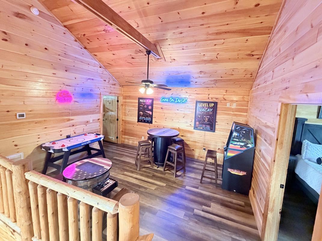 Dolly Bear Pool Cabin 