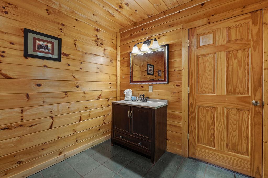 Cubby Bear Cabin