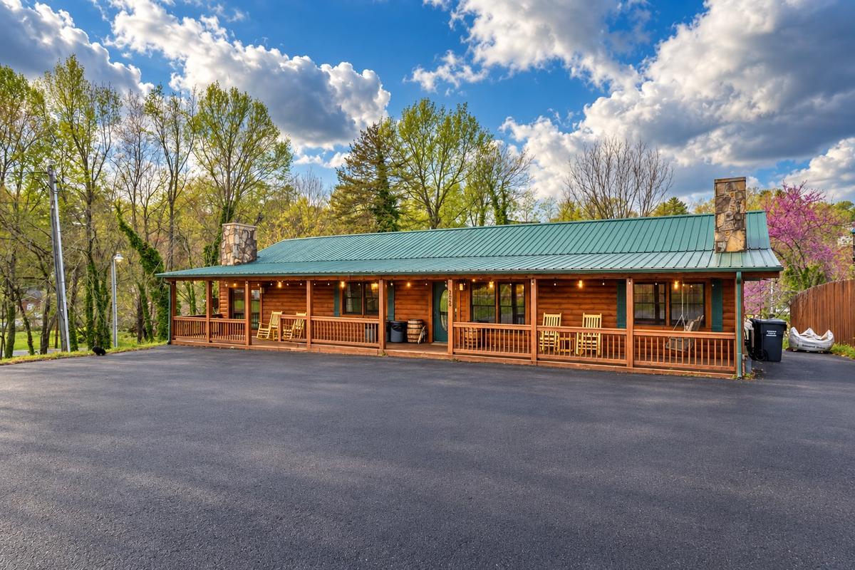 Grand Getaway Lodge