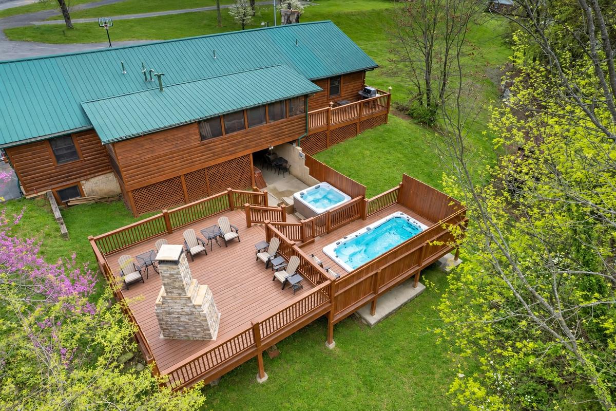 Grand Getaway Lodge