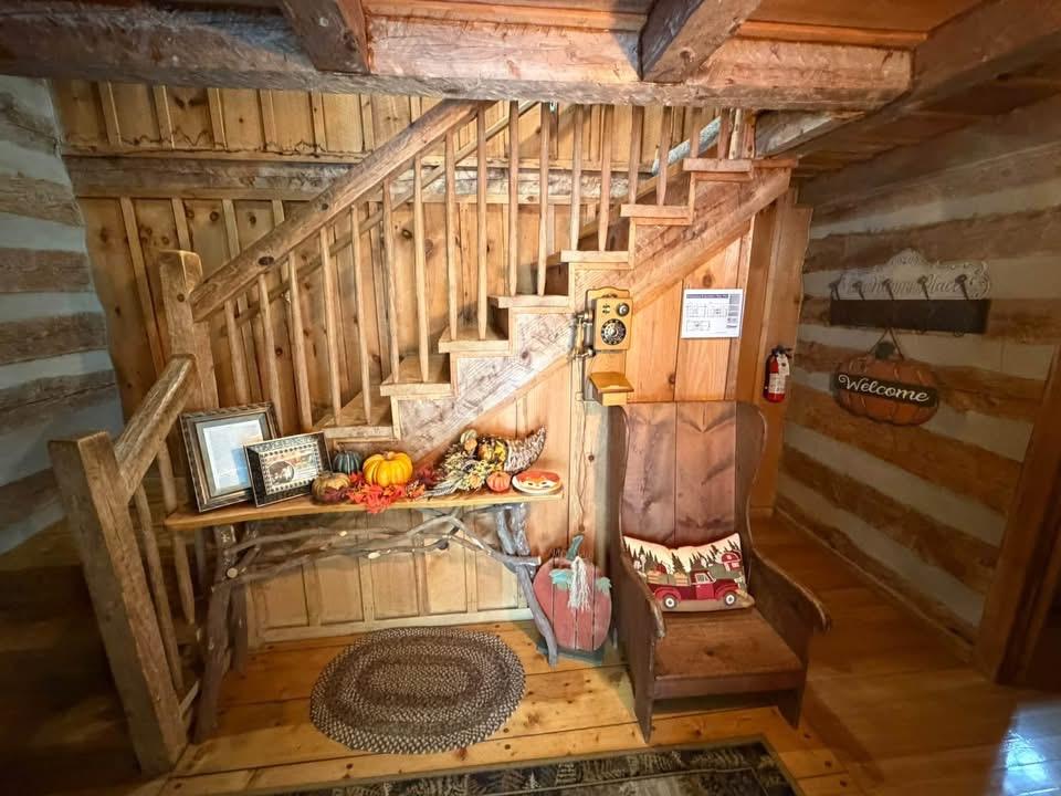 Huckleberry Inn