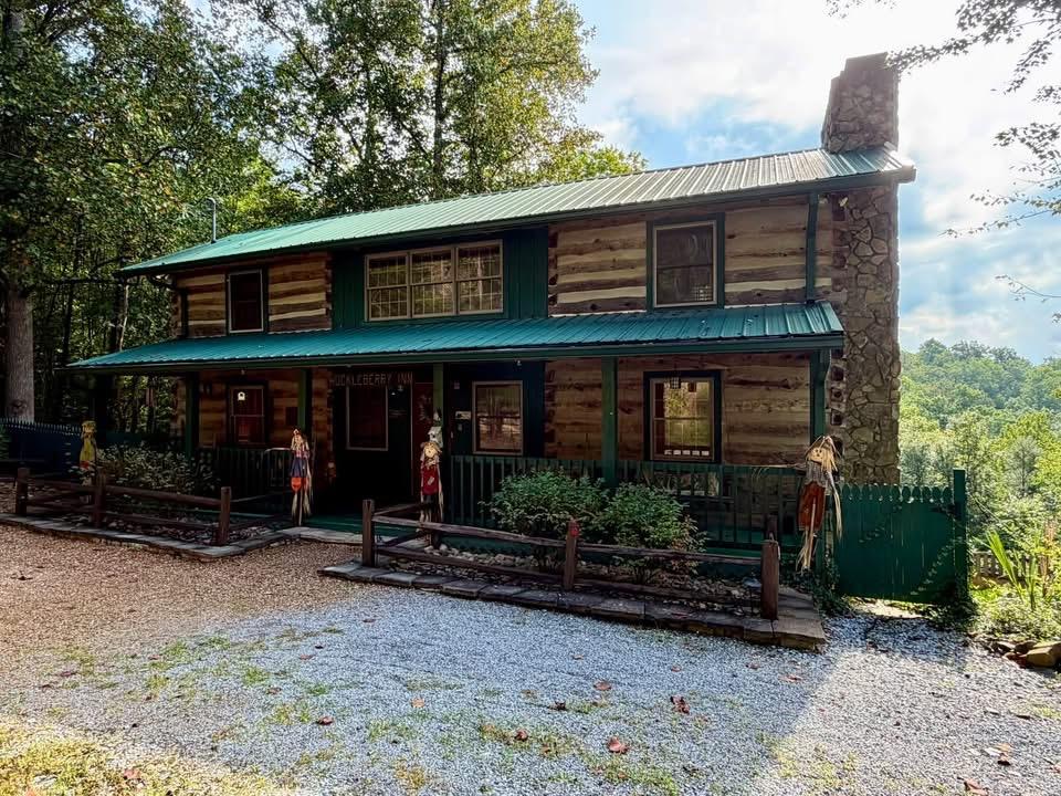 Huckleberry Inn