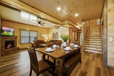 Andrea's Luxury Cabin 