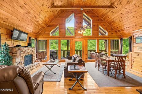 Cubby Bear Cabin