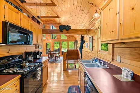 Cubby Bear Cabin